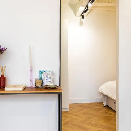 Apartment Guestready - Wabi-sabi Minimal In Marais